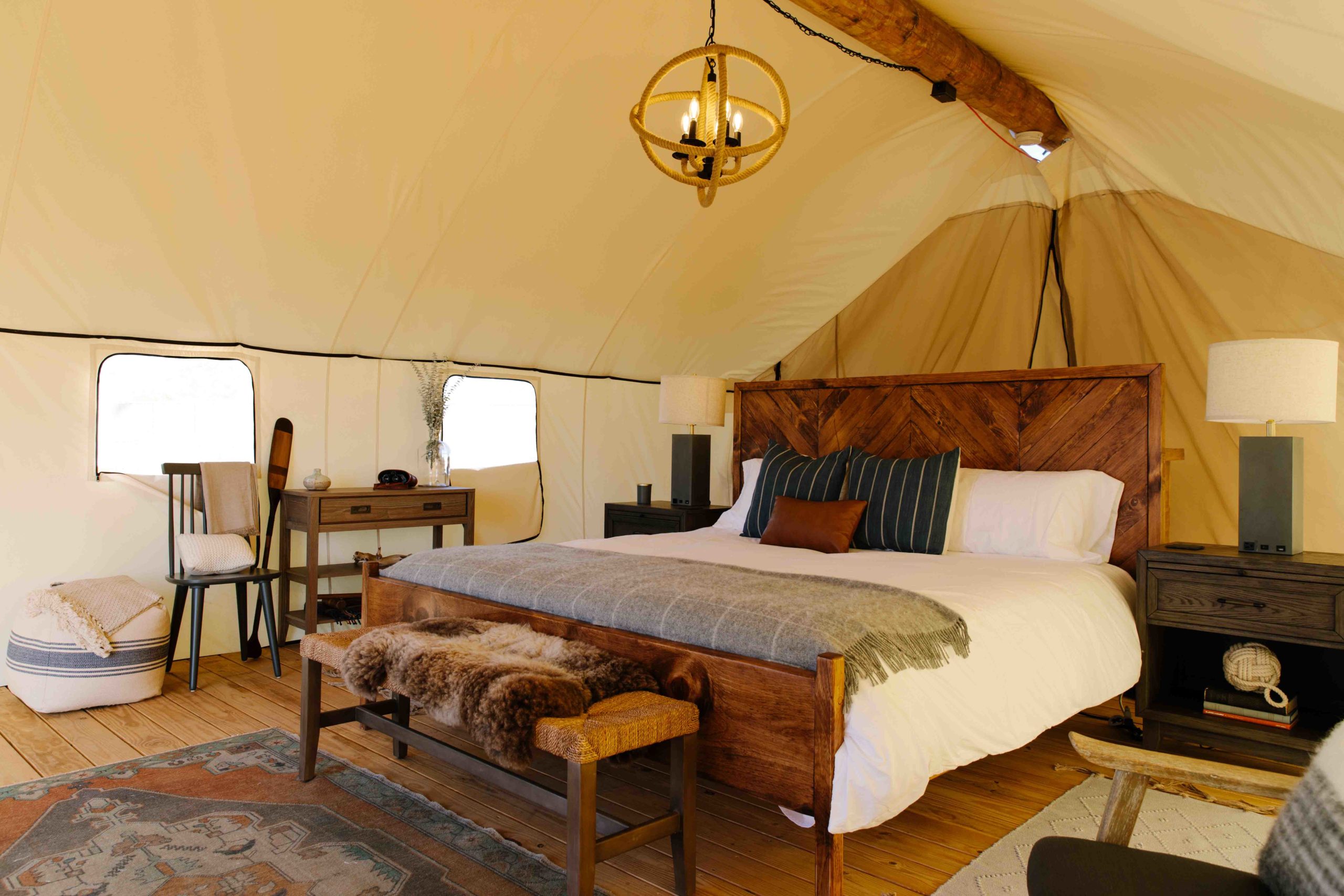 Summit angle room with a king-size bed