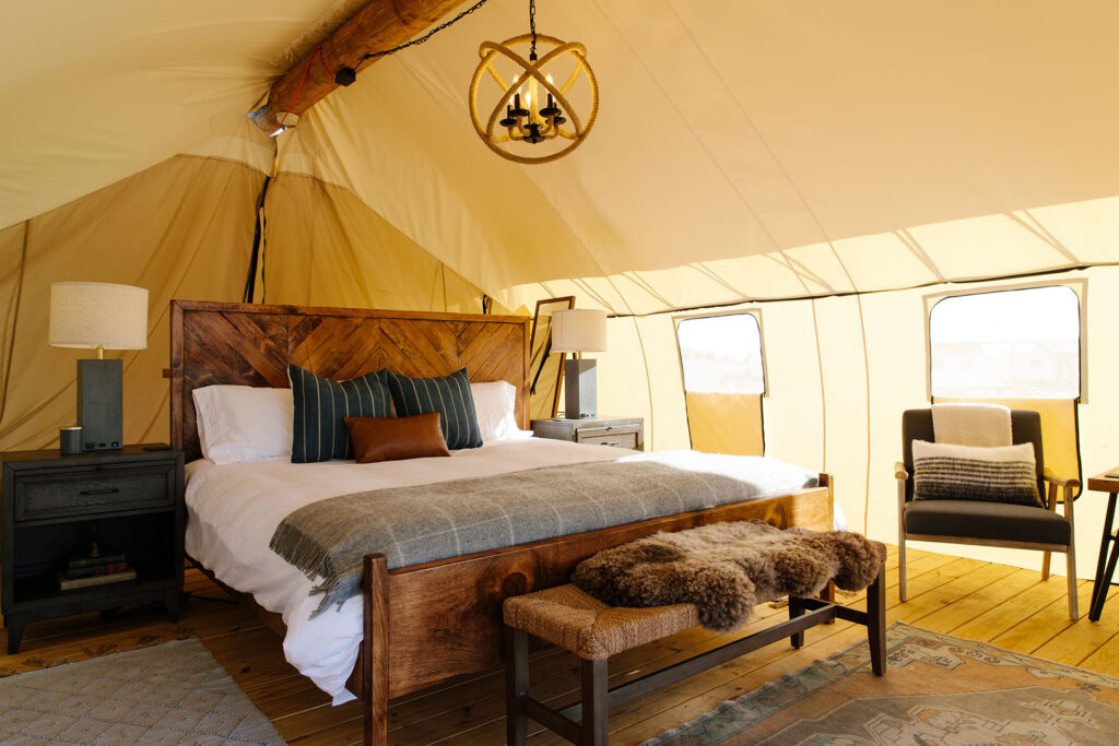 Voyager Waterfront King Tent