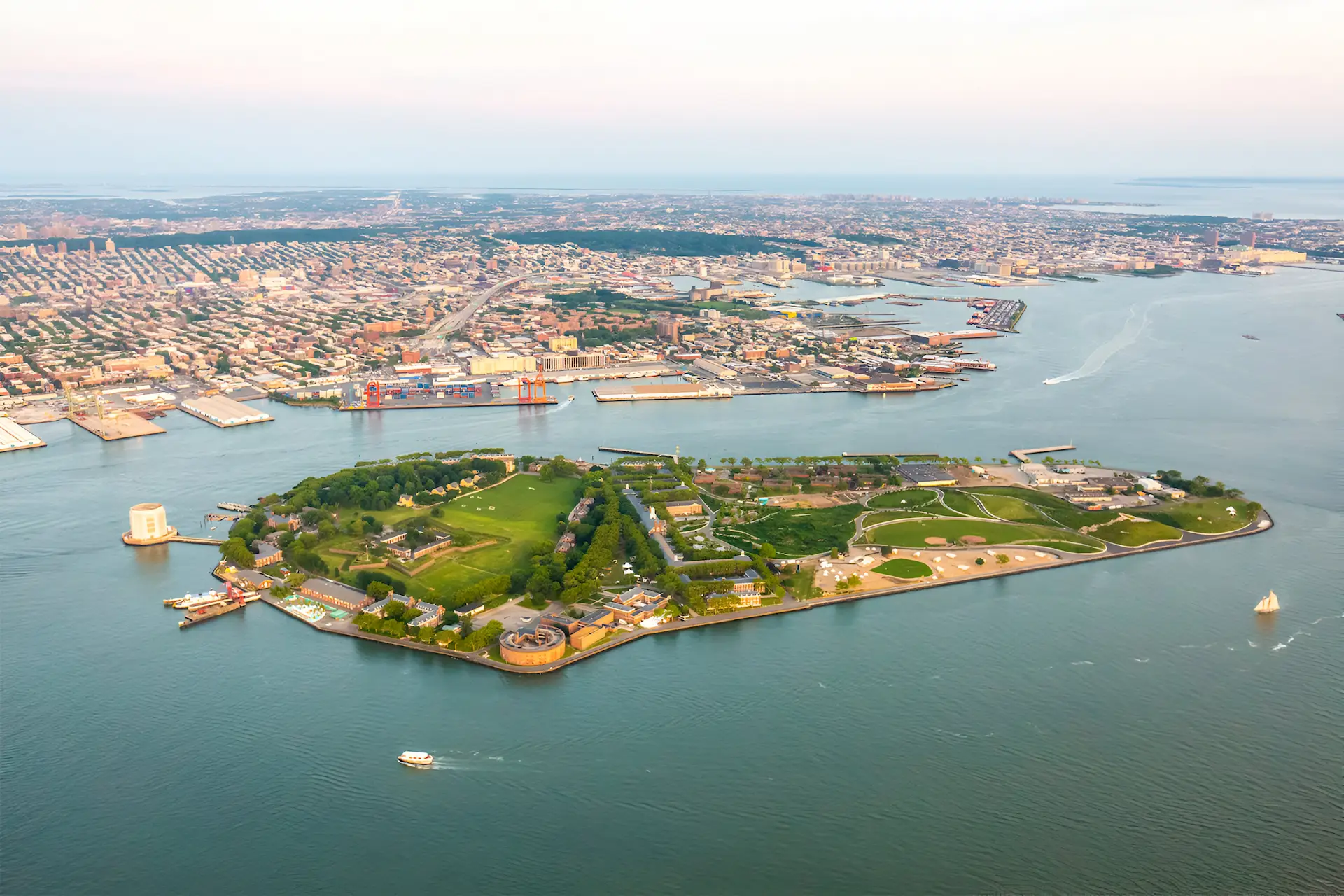 A Guide to Governors Island Weather & What To Wear